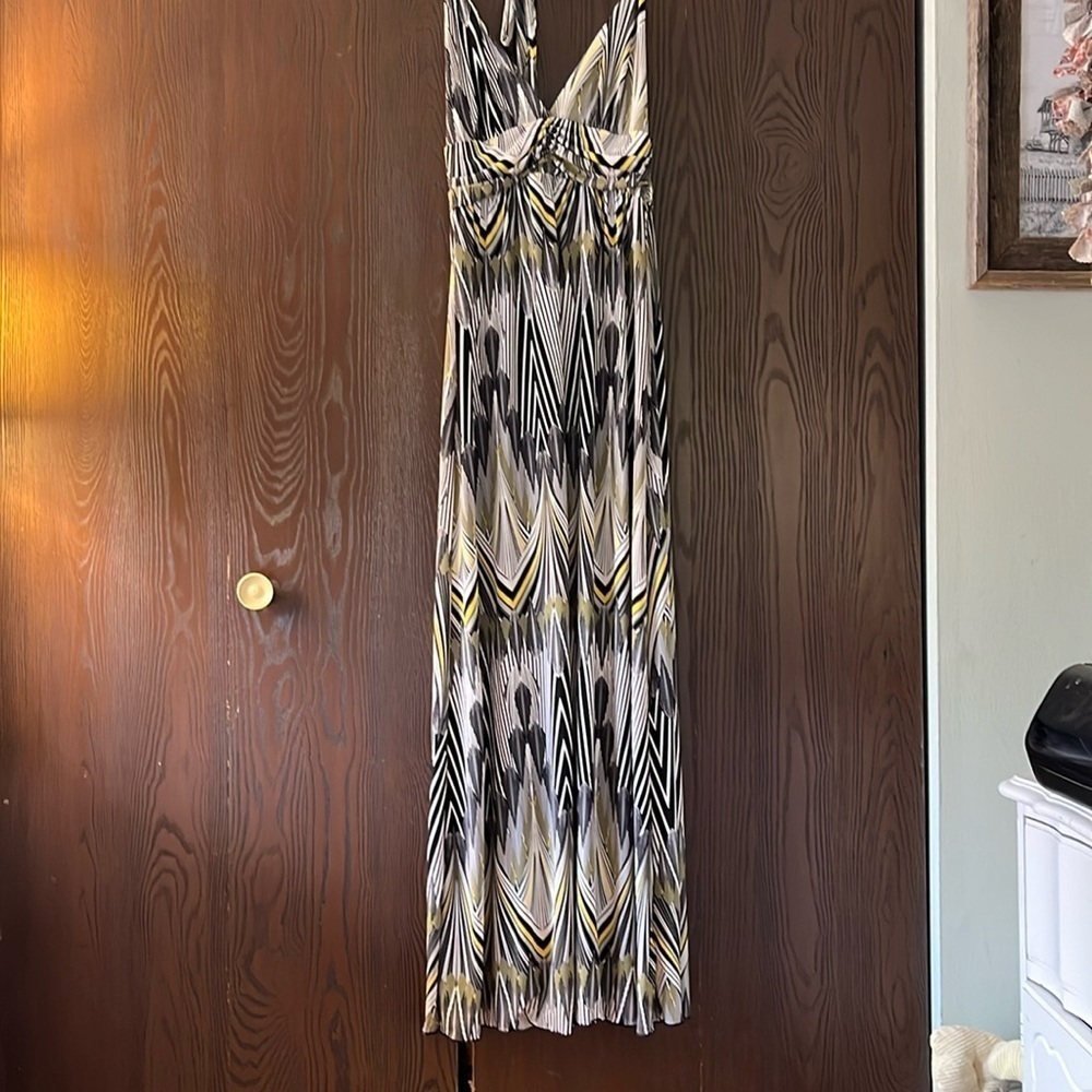 Wet Seal tie neck, backless maxi dress. Colors of Black/ green/ yellow/ black. S